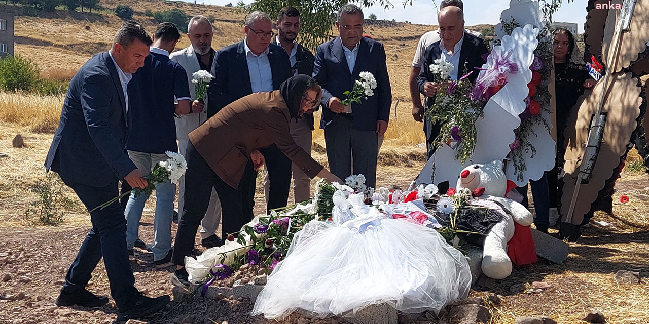 CHP heyetinden Narin’in kabrine ziyaret