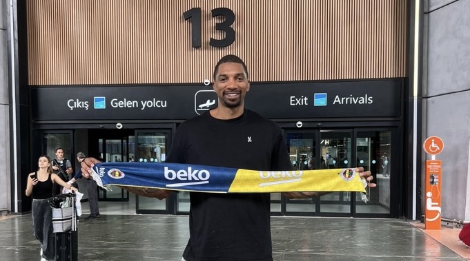 Fenerbahçe’nin yeni transferi İstanbul’a indi