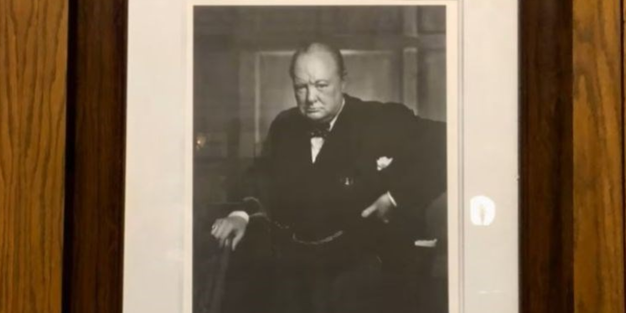 Kanada'da çalınan Winston Churchill fotoğrafı açık artırmada bulundu