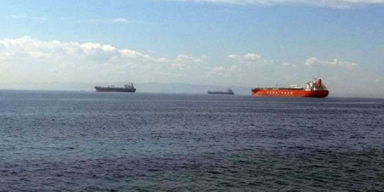 Marmara Denizi'nde personel gemiden düştü: Arama çalışmaları devam ediyor