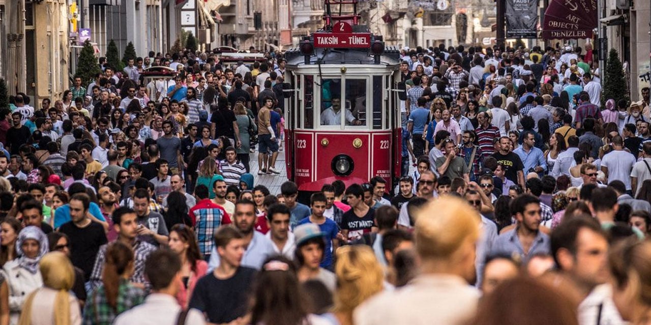 AKP'liler partiden kaçanların daha hızlı geri döndüğünü iddia ediyor: Enflasyondaki düşüş ekonomiye olan güveni artırdı!