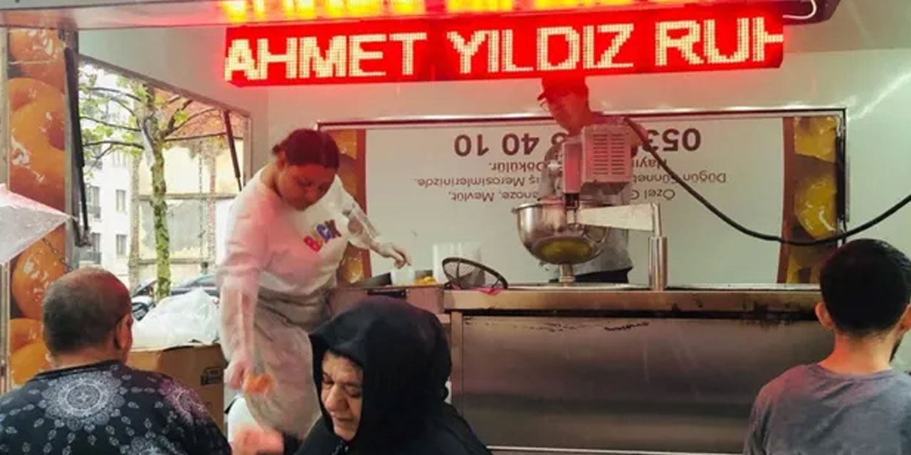 LGBTİ+ karşıtı mitingde eşcinsel olduğu için öldürülen Ahmet Yıldız için lokma dağıtıldı