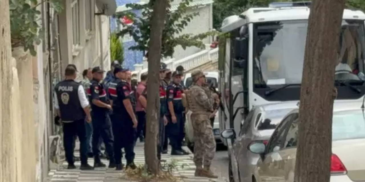 Cinsel istismara uğrayan 2 yaşındaki bebekle ilgili 2 tutukluya evde tatbikat