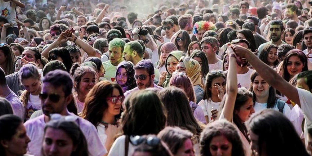 ASAL Araştırma Türkiye'de kurumlara olan güveni demografik olarak araştırdı: Gençler en çok hangi kuruma güveniyor?