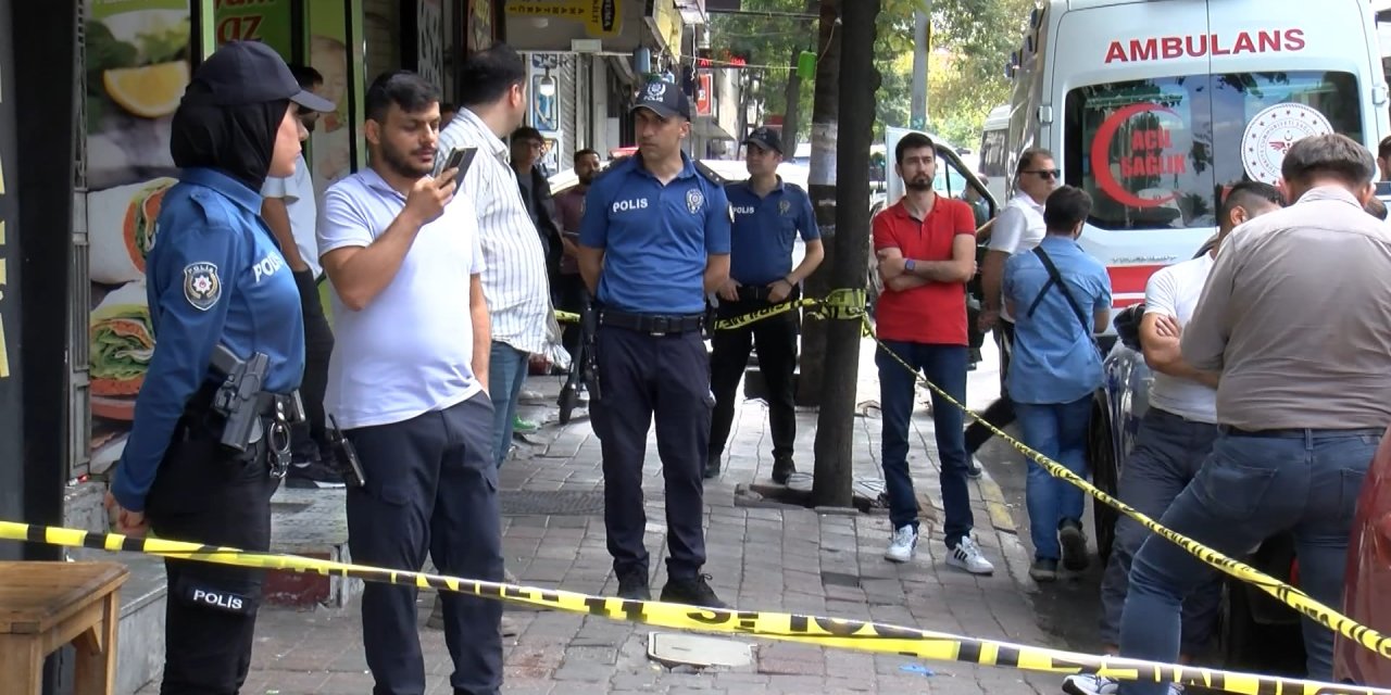 Kendisini taciz ettiğini öne sürdüğü arkadaşını bıçaklayarak öldürdü