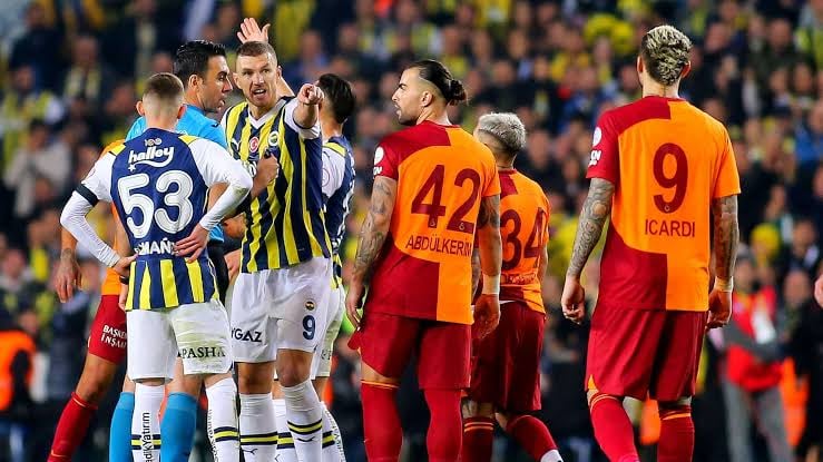 Kadıköy’de bir dünya derbisi; Fenerbahçe ve Galatasaray’ın 11’leri belli oldu