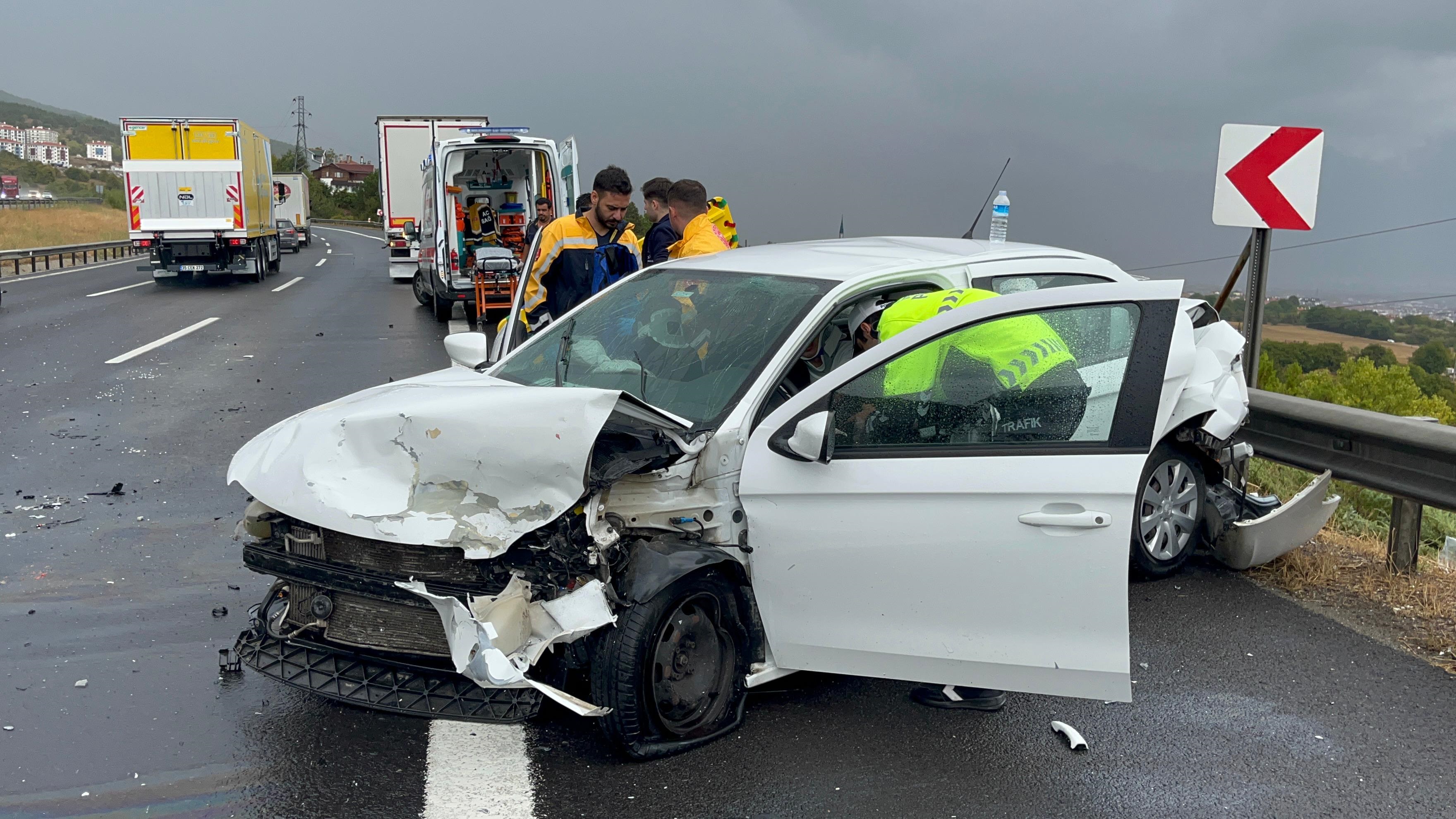 Anadolu Otoyolu'nda zincirleme kaza: 3 yaralı