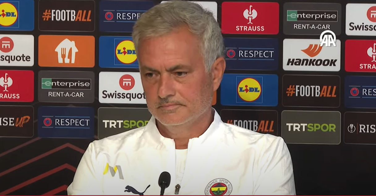 Mourinho'dan derbi yorumu: Acı çekiyoruz bunu atlatmak için kazanmalıyız