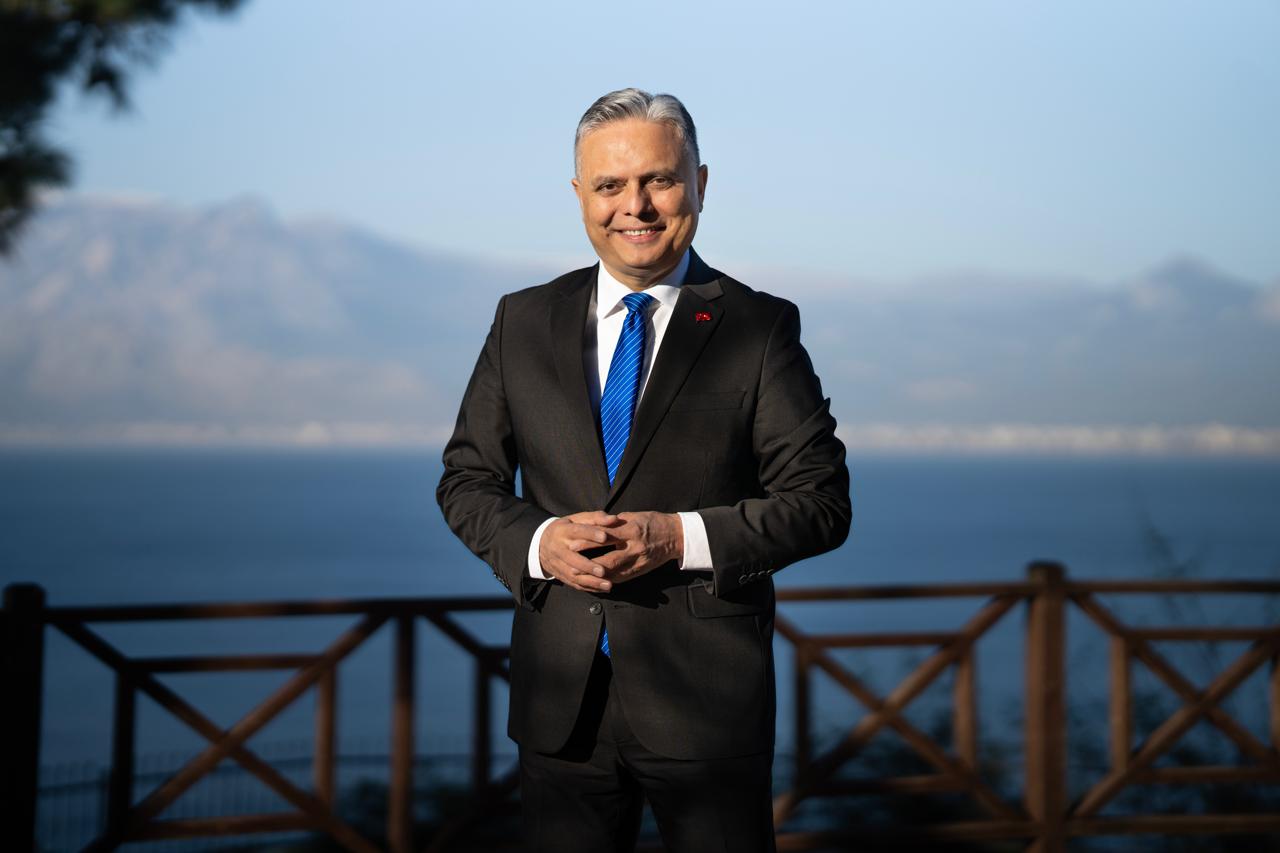 Antalya’dan Özgür Özel’e mesaj: Yapamazsanız ben yaparım