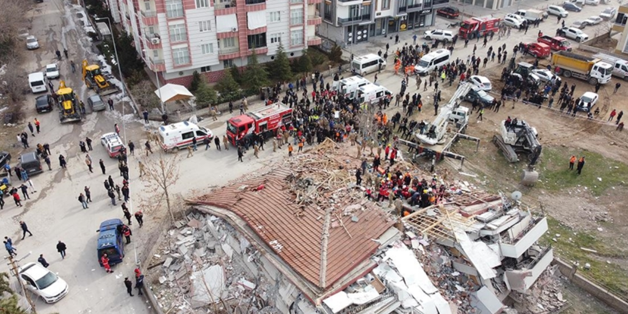 Malatya'da usulsüz yıkım yapan firma üzerine operasyon: 5 sorumlu tutuklandı