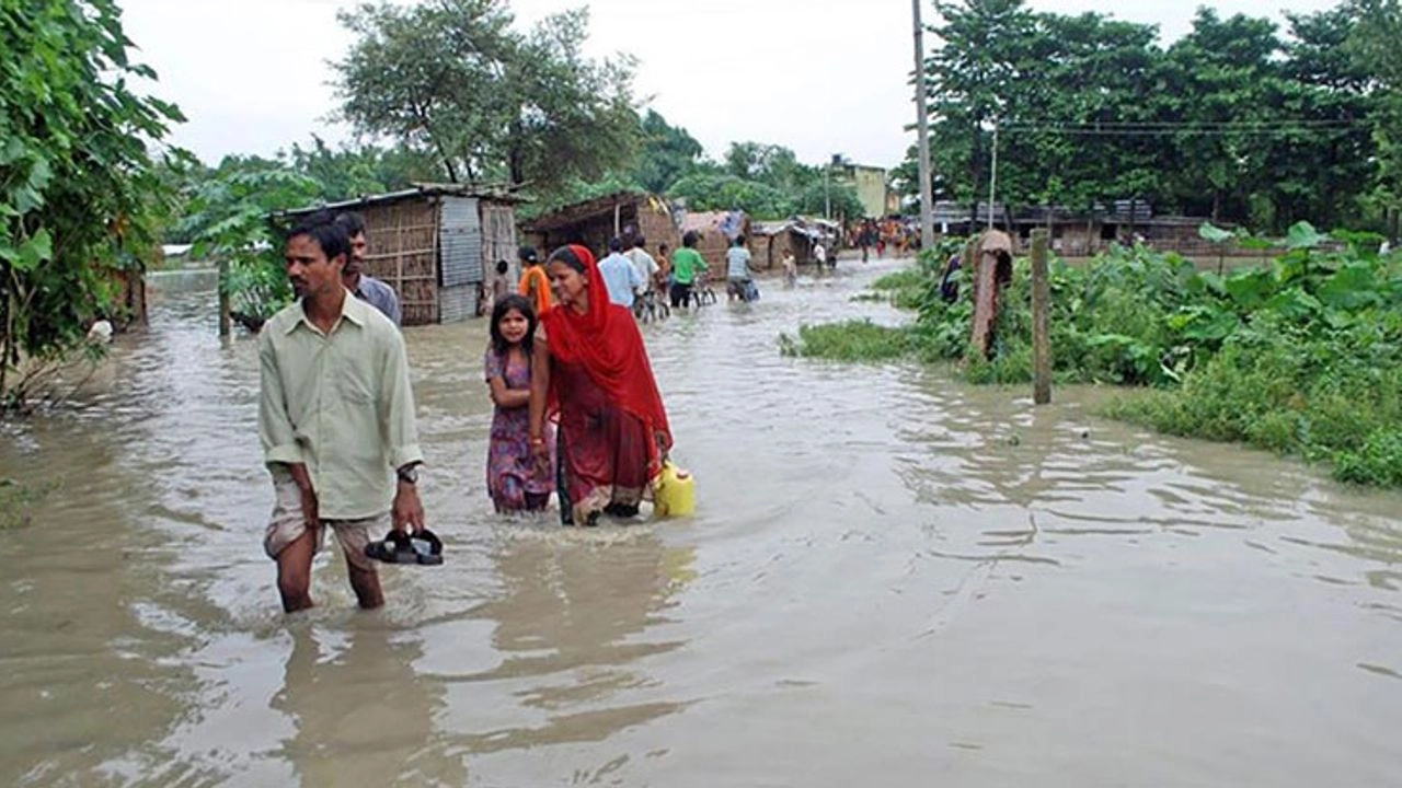 Nepal'deki  selde 32 kişi hayatını kaybetti