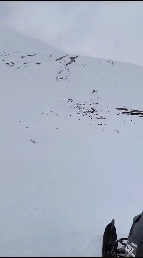 Rize'de yaylada çığ düştü: 2 ev hasar gördü