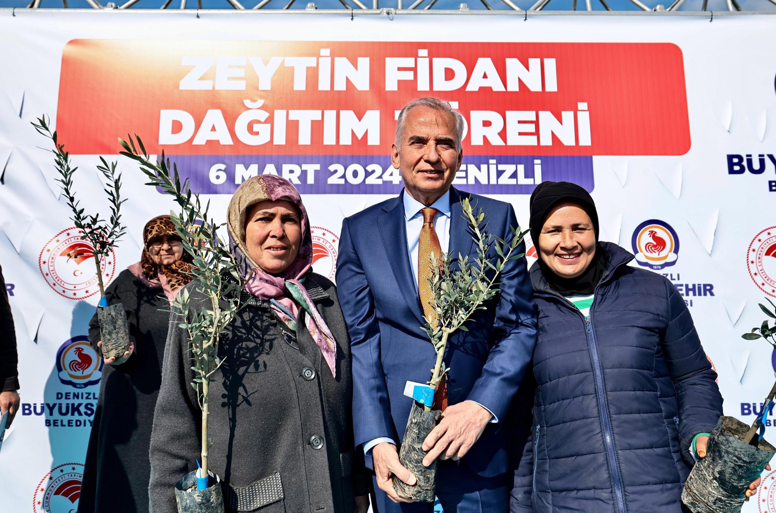 Denizli'de 240 bin zeytin fidanını toprakla buluşturacak