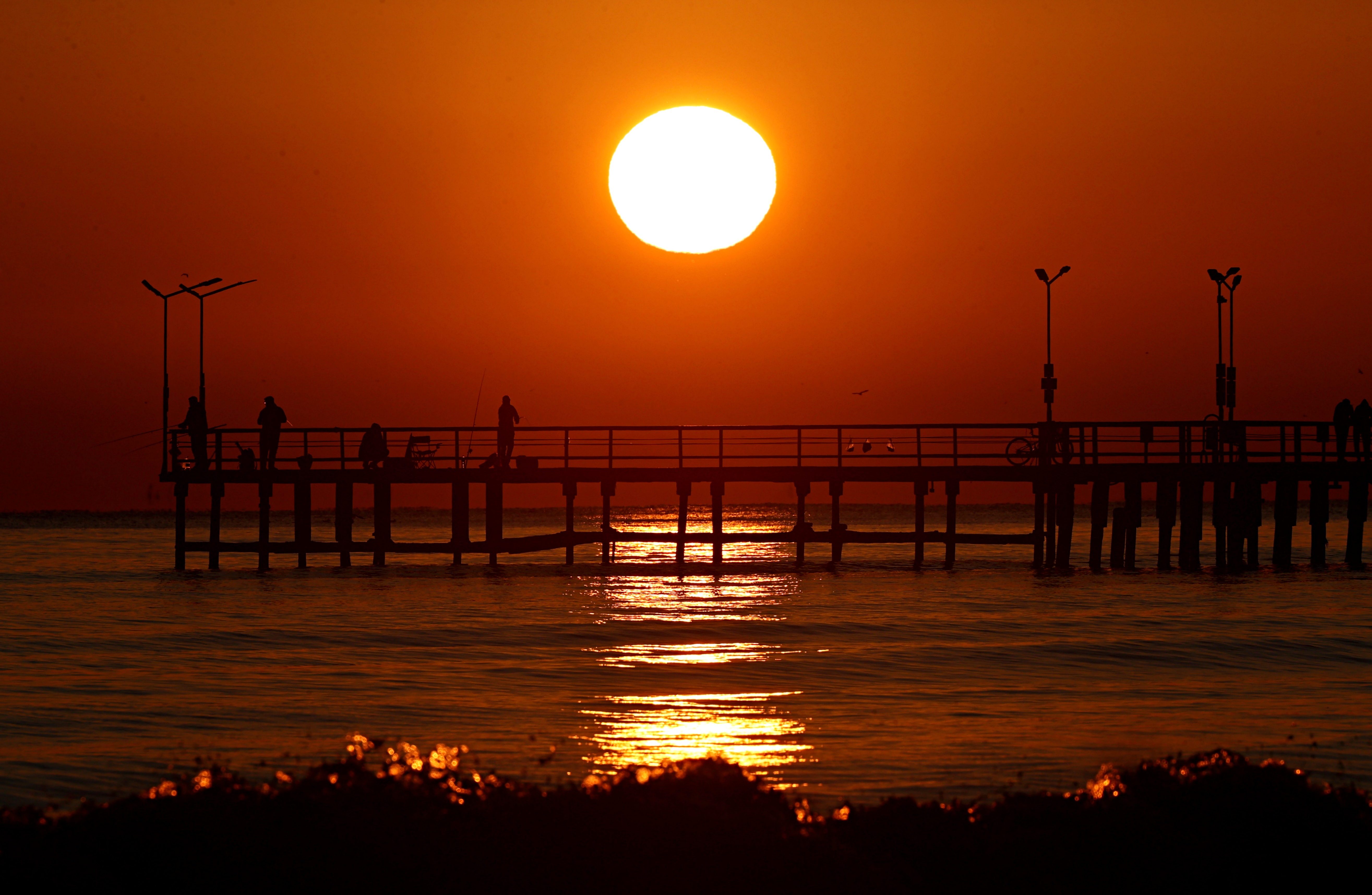 Samsun'da gün doğumu: Gökyüzü kızıllıkla renklendi