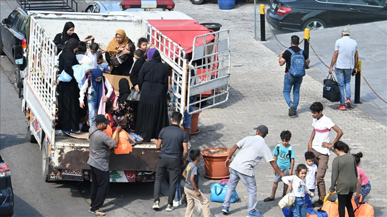 İsrail'in Lübnan'a saldırıları sonucu toplu göç: 100 bin insan Suriye'ye göç etti