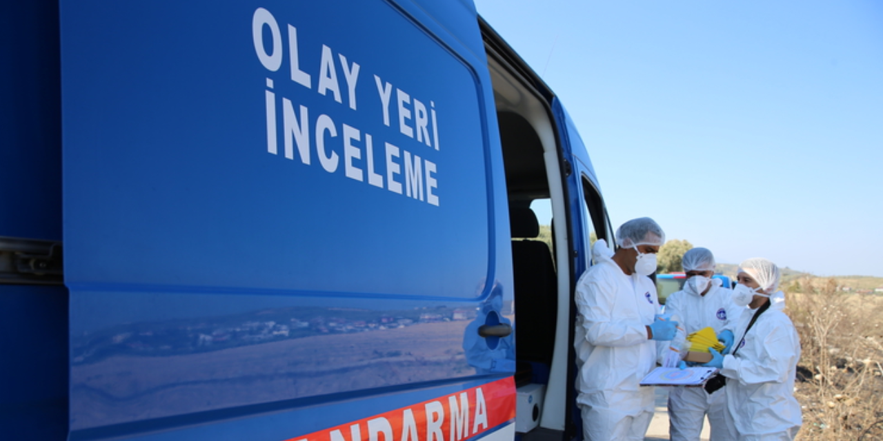 Adana'da sulama kanalında çürümüş erkek cesedi bulundu