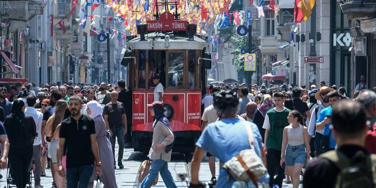 İstanbul'da yaşamanın maliyeti 70 bin lirayı aştı! Hayat pahalılığıyla mücadele devam ediyor