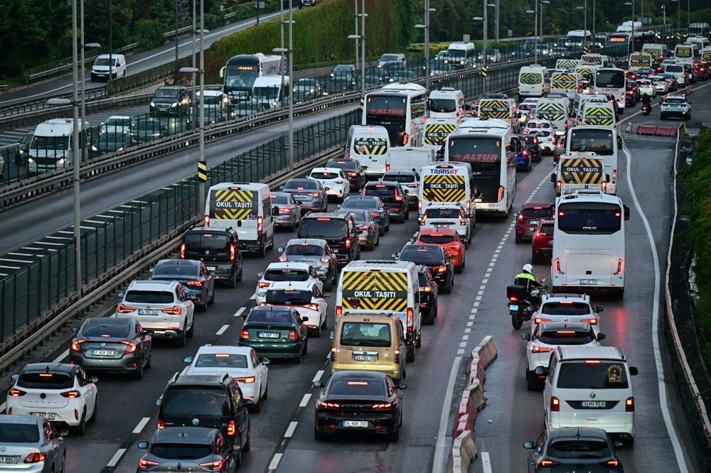 İstanbul'da haftanın ilk iş gününde trafik yoğunluğu