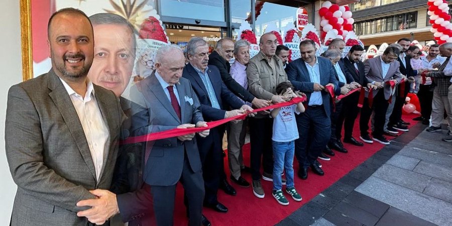 İsrail'e destek verdiği iddia edilen restoranın açılışını yapan AKP'li: Kurdele kestim, yemek yemedim, yeseydim destek olurdu