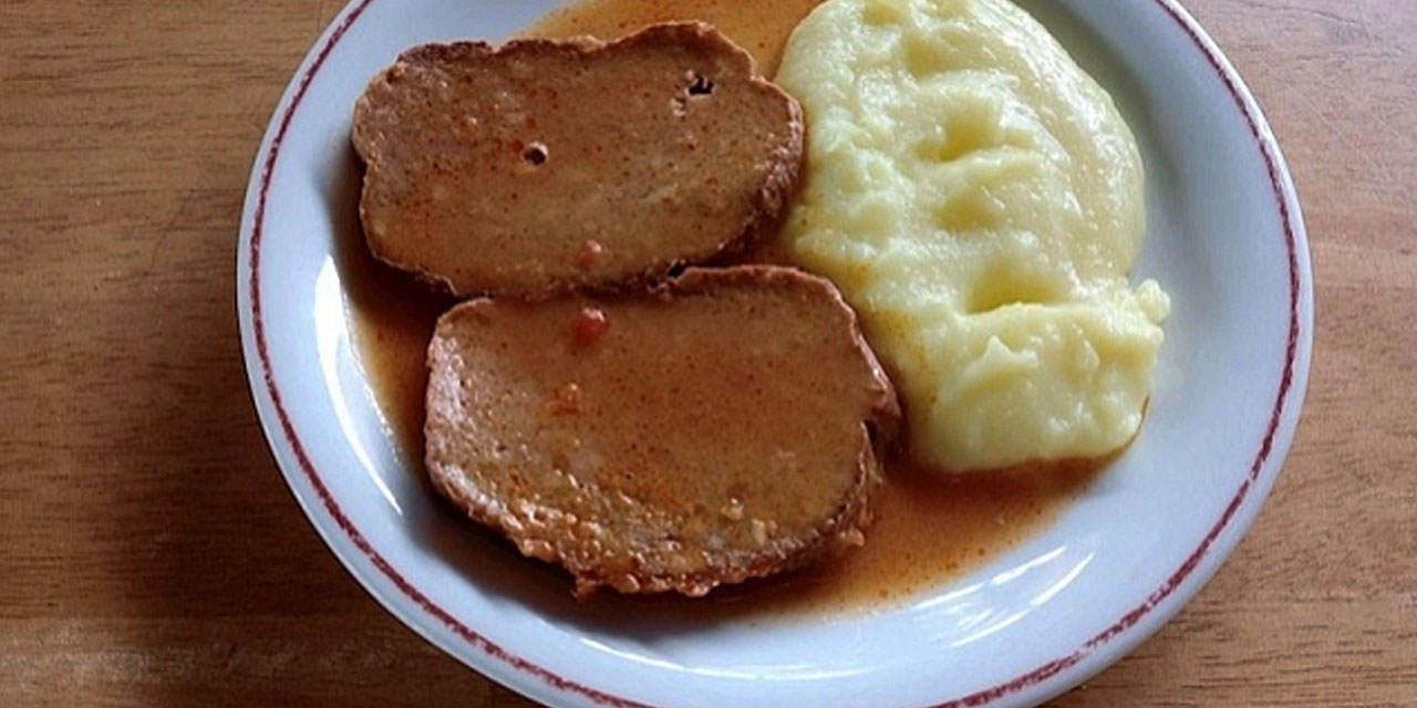 KYK yurduna yemek tedarik eden şirketten domuz eti açıklaması: Bizim ne kadar vatanını bayrağını seven...