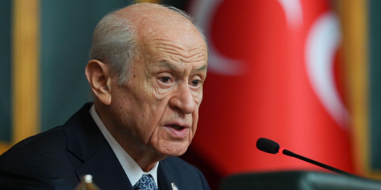 Devlet Bahçeli'den 'tokalaşma' açıklaması: Uzattığım el, 'gelin Türkiye partisi olun' teklifidir