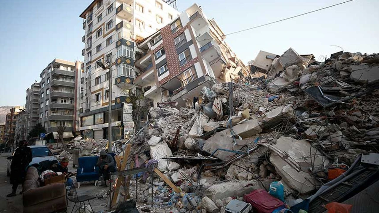 6 Şubat depremi davalarında sanıkların serbest bırakılmalarını sağlayan heyete soruşturma