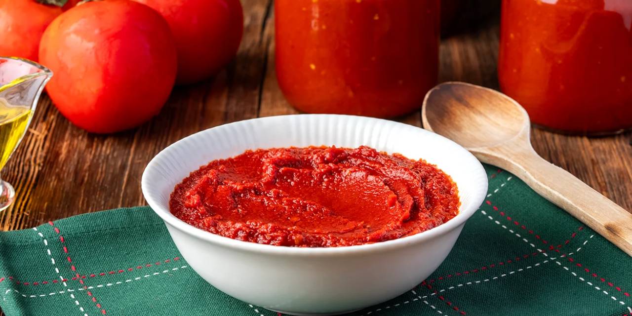 Köftedeki domuz etinden sonra şimdi de salça