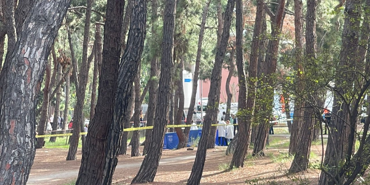 Bakırköy'de hastane bahçesinde eşini öldürdükten sonra intihar etti