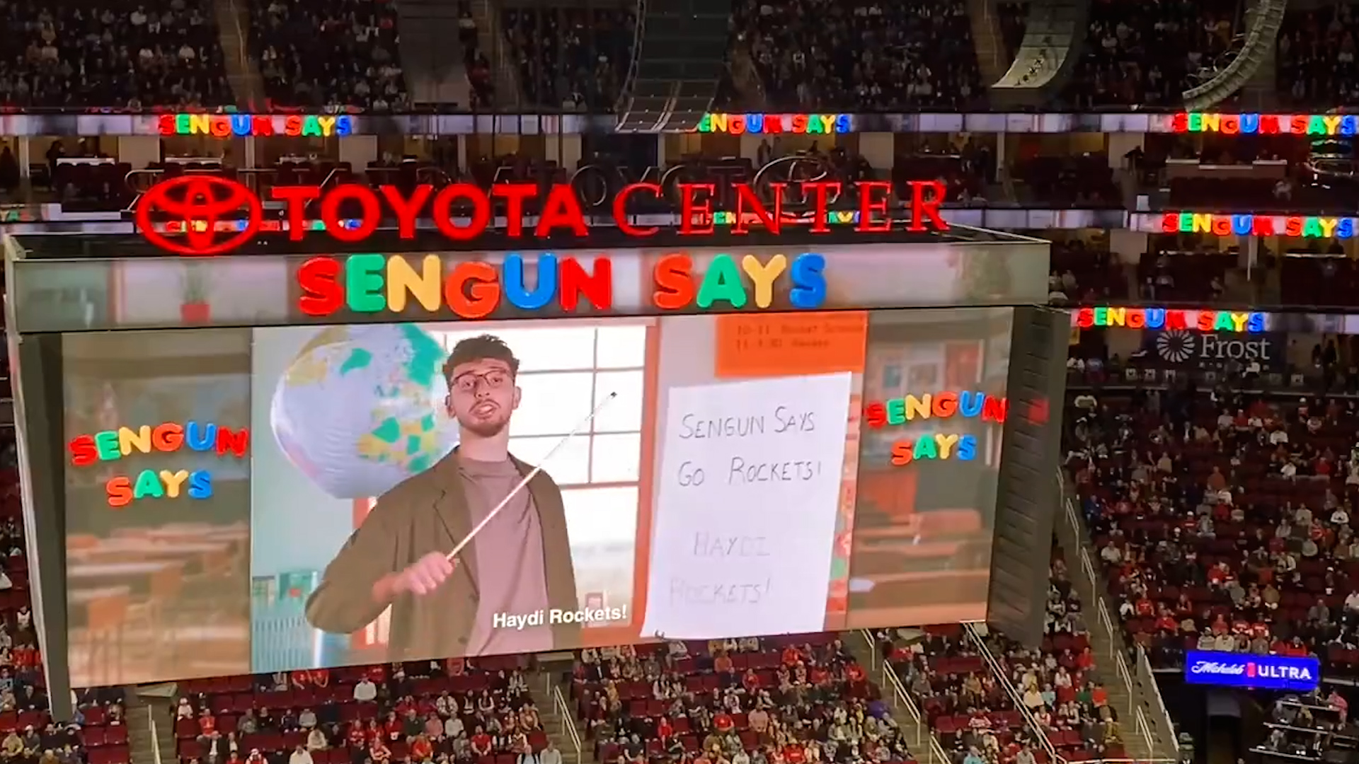 Alperen Şengün'ün NBA’de verdiği Türkçe dersinden sonra Toyota Center: “Haydi Rockets”