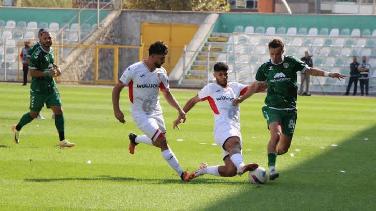 “Futbolcu, hocasını yumrukladı” iddiasına açıklama geldi