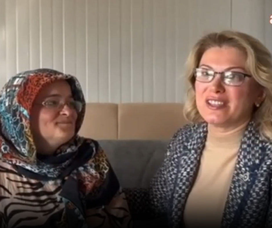 CHP’li Kaya depremzede kadınları ziyaret etti, AKP’ye seslendi: Yüzünüzü unuttuğunuz deprem bölgesine dönün