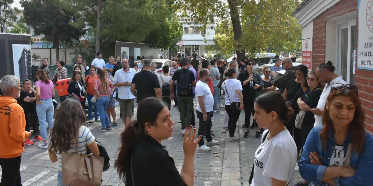 8 yaşındaki çocuğa cinsel istismarda veliler okul önünde toplanıp, tepki gösterdi!