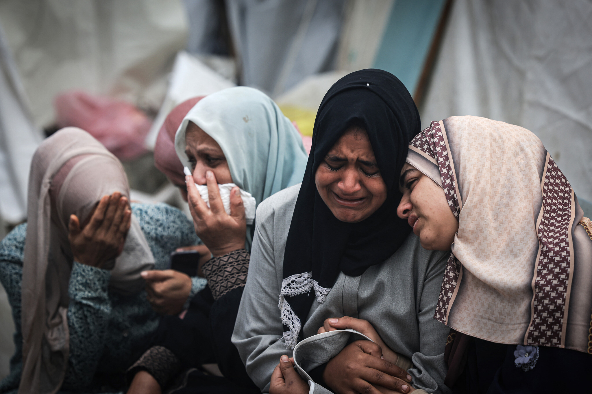 Gazze'ye havadan atılan yardımların düşmesi sonucu en az 5 kişi öldü