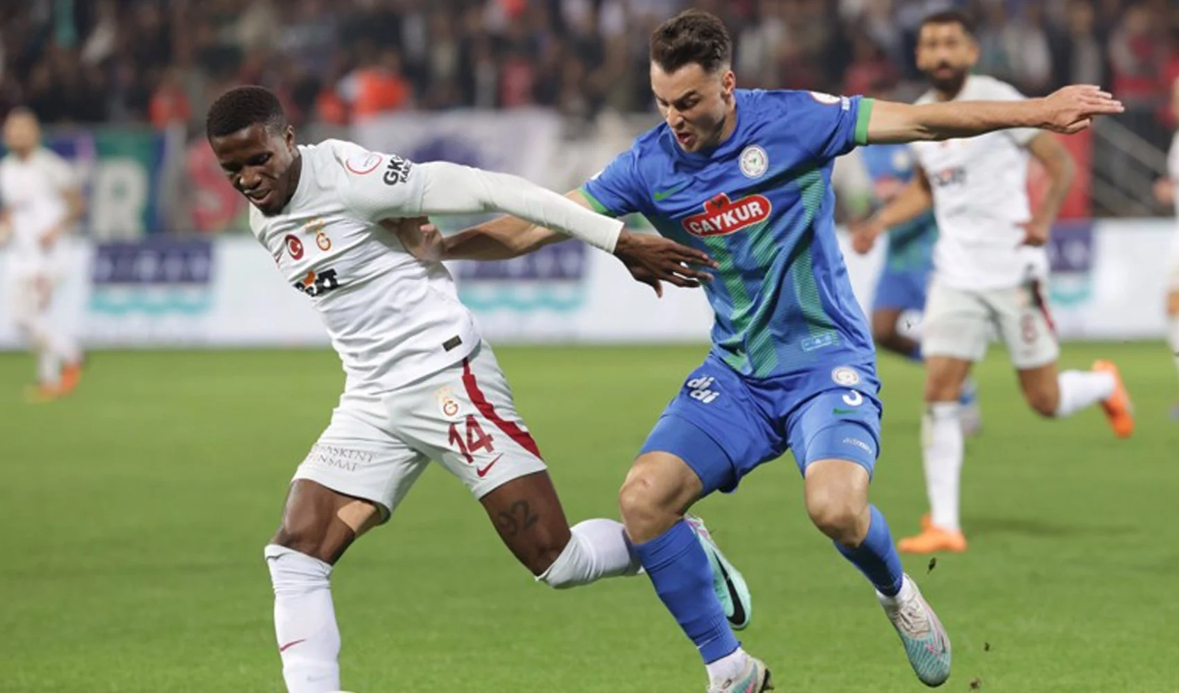 Galatasaray'dan gövde gösterisi