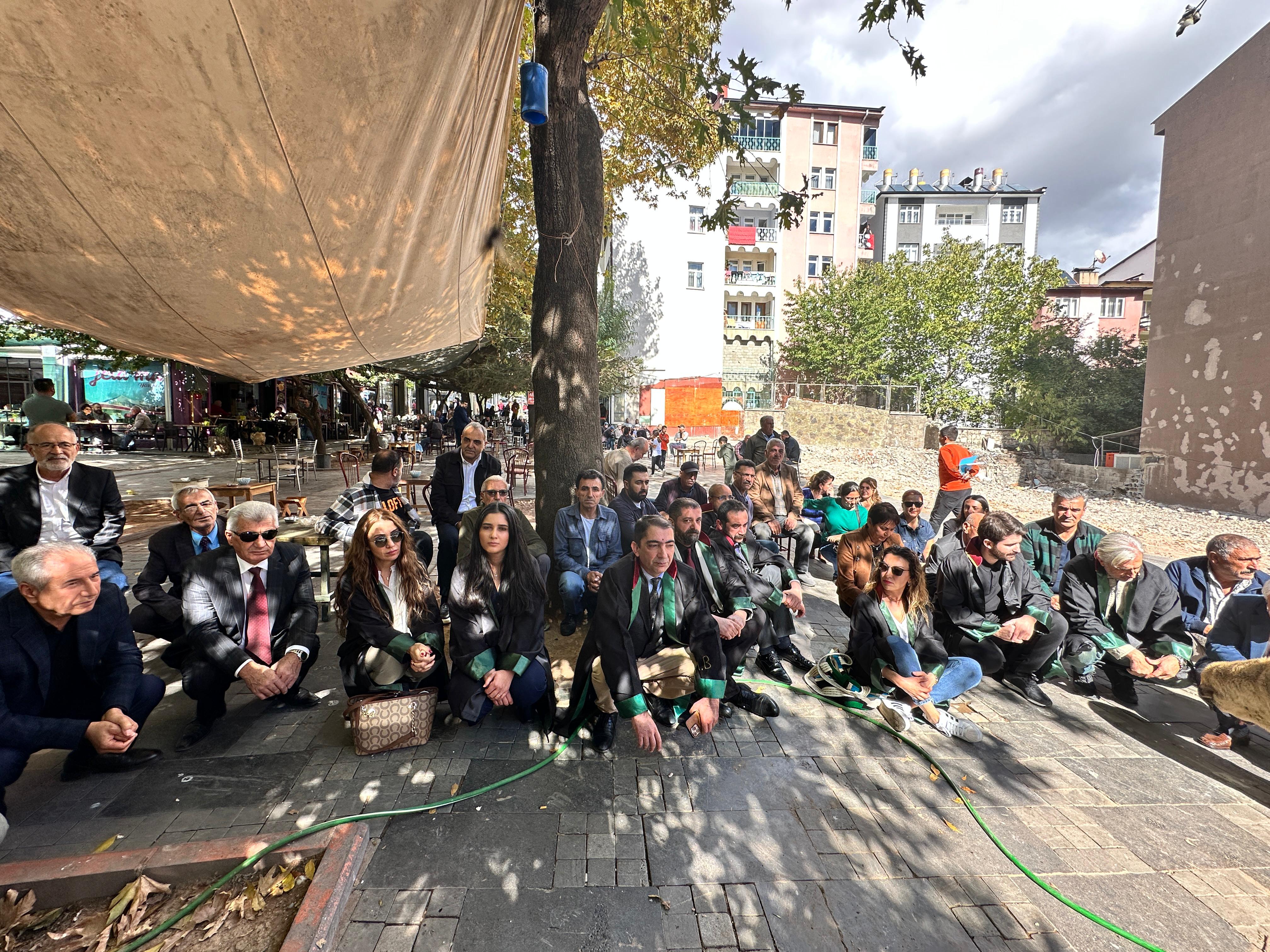 Tunceli Barosu avukatlarından HES protestosu