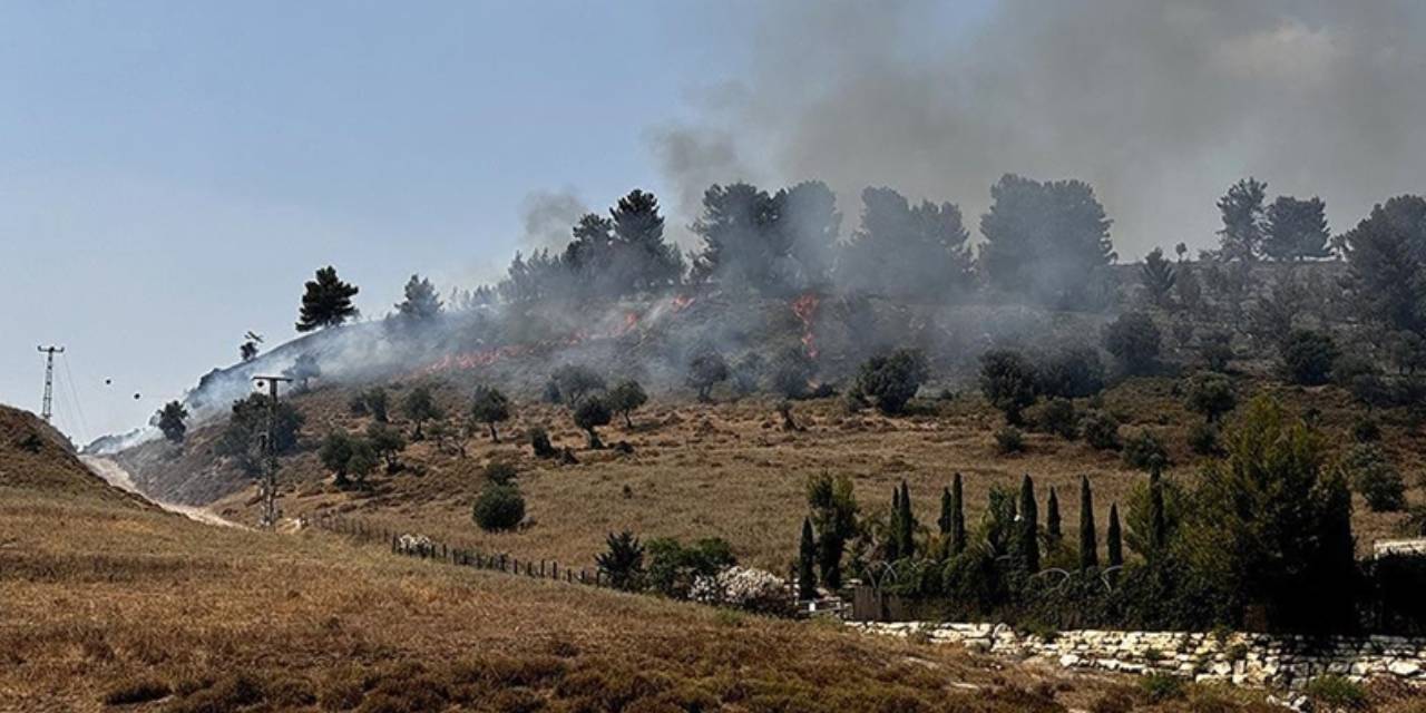 Lübnan'dan İsrail'e 100'den fazla füze fırlatıldı