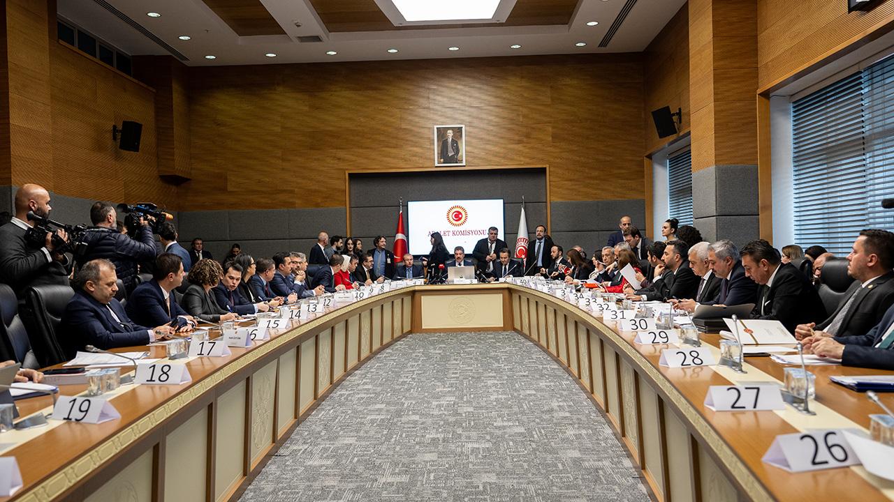 Adalet Komisyonu'nda torba kanun teklifinin 13 maddesi kabul edildi