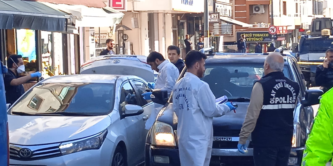 Üsküdar'da polise çekiçli saldırı! Polis memuru, emekli albay ve oğlu yaralandı