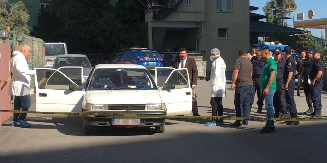Mersin'de evli olduğu kadını tüfekle öldüren erkek aracında intihar etti