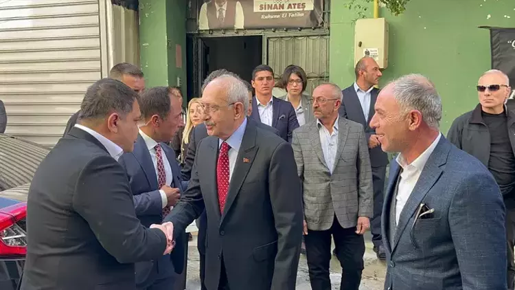 Kılıçdaroğlu, Sinan Ateş'in annesini ziyaret etti