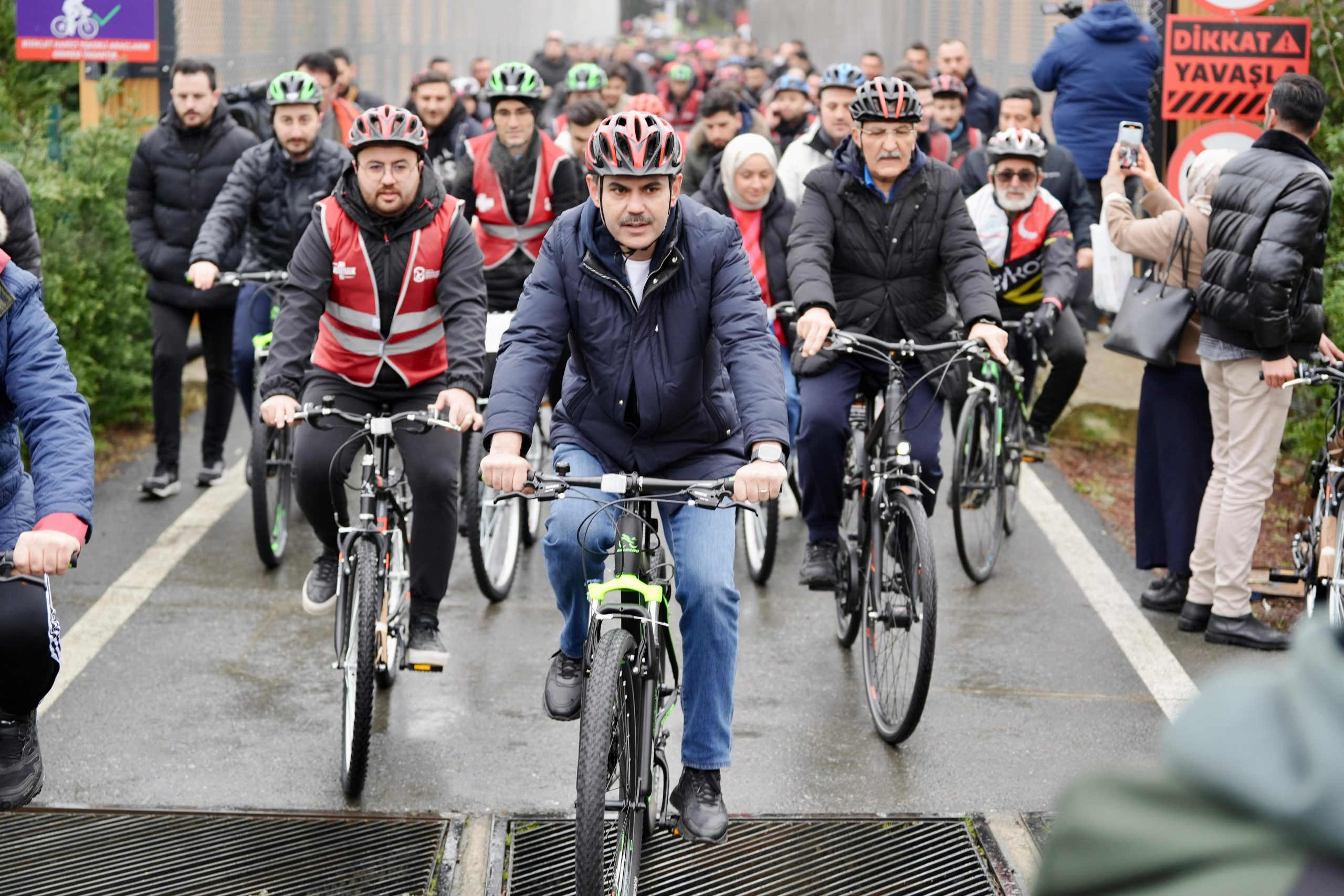 AK Parti İBB adayı Kurum Dünya'nın en uzun bisiklet yolunun açılışına katıldı