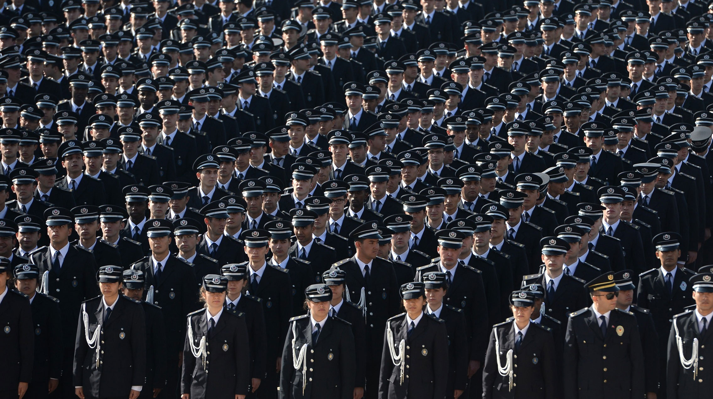 FETÖ nedeniyle 445 polis görevden alındı; Menzil'e kadro mu açılıyor?