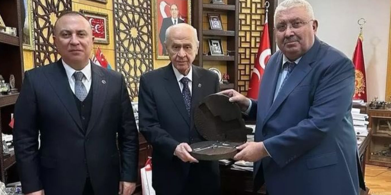 MHP’li Yönter o fotoğrafı neden paylaştı: Bahçeli’nin elindeki silahın sırrı