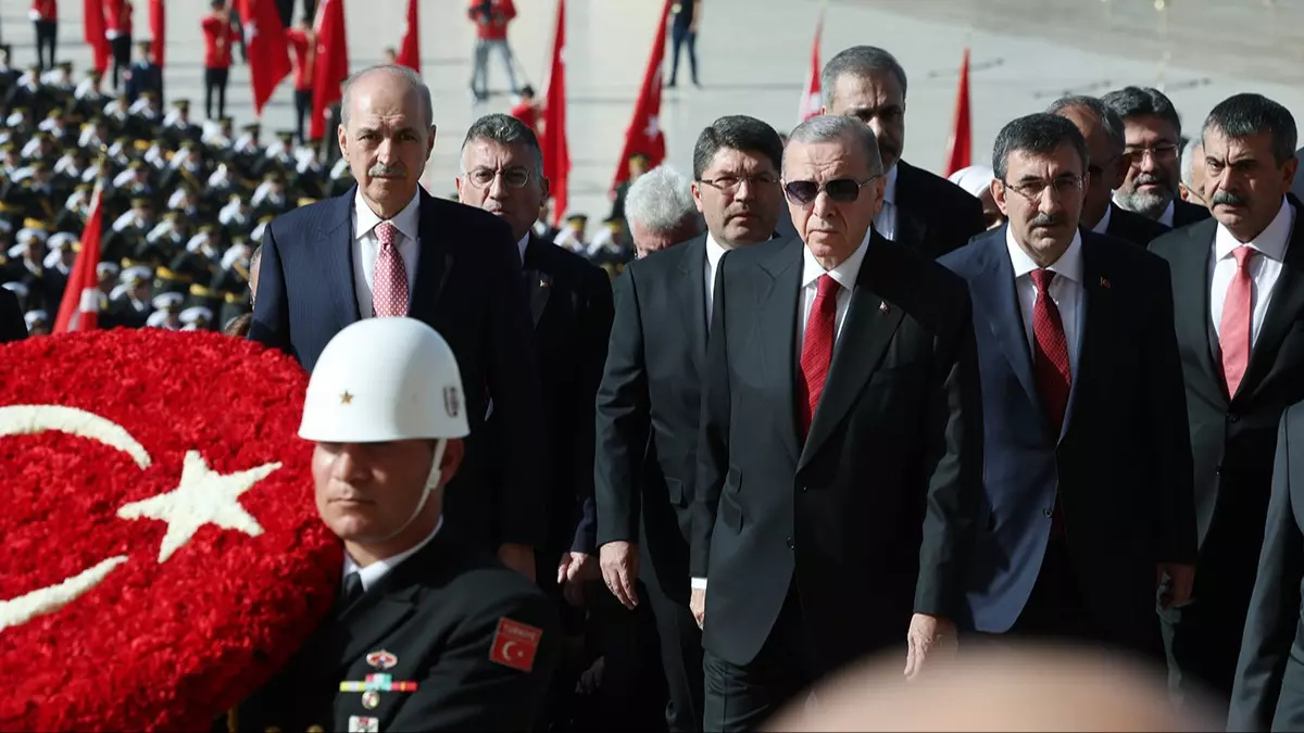 Devlet erkanı Anıtkabir'de