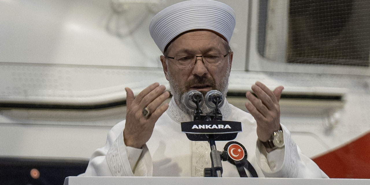 Anıtkabir alerjisi süren Ali Erbaş, helikopter teslim töreninde şaşırttı: Atatürk için dua etti