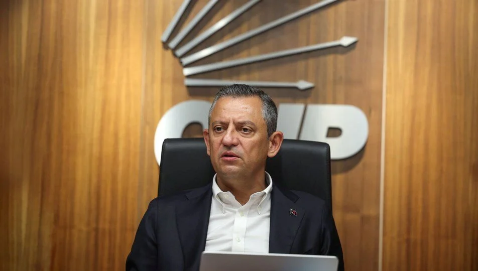 CHP lideri Özel'den Ahmet Özer'in gözaltına alınmasına tepki