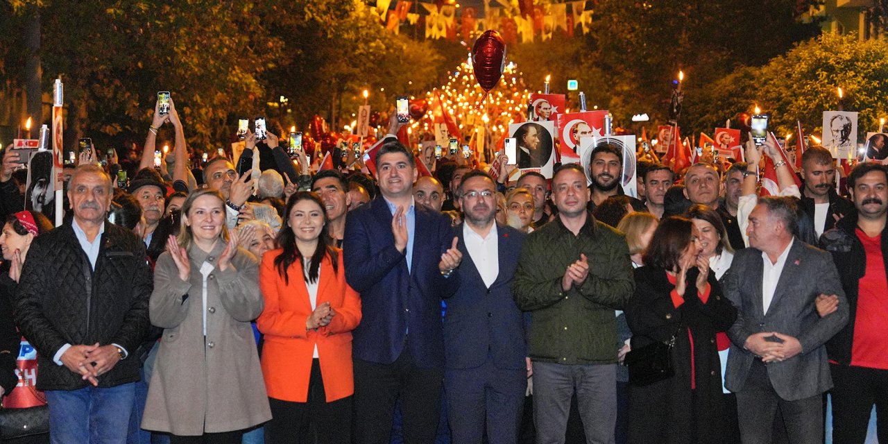 Ataşehir’de Cumhuriyet’in 101. yaşı coşkuyla kutlandı