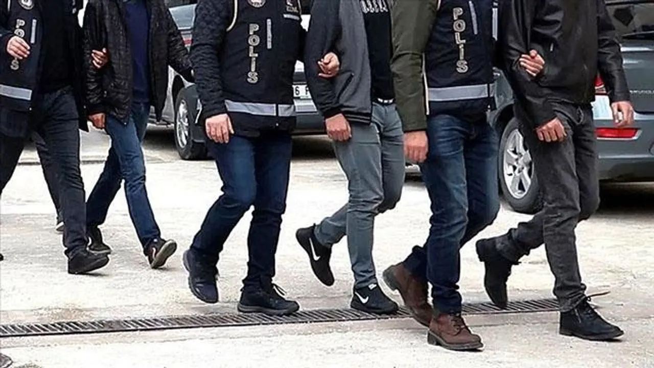 İstanbul'da FETÖ operasyonu: 11 şüpheli yakalandı