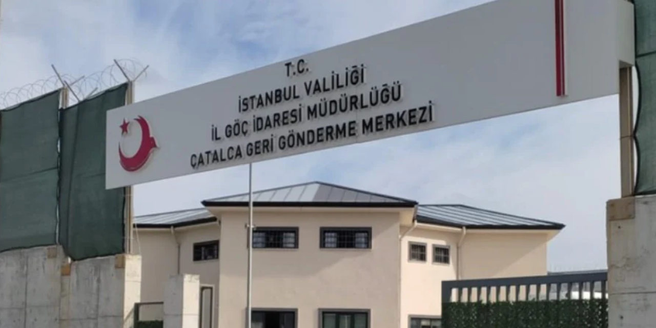 Geri gönderme merkezindeki kadınlar kötü muameleye karşı eylemde: Avukat Yılıcak yetkilileri göreve çağırdı