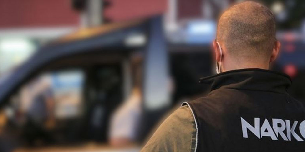 Kökü koku yakalattı: Evinde zehir üretiyormuş